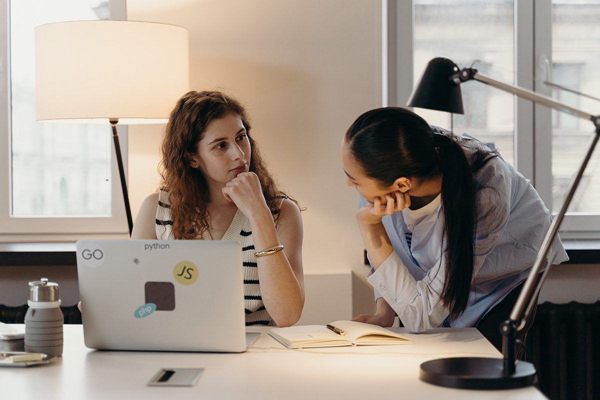 Image of - From Bits to Business: Signs You Should Major in Technology Management